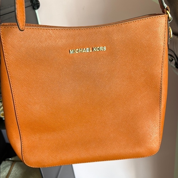 Michael Kors Orange Shoulder Bag Like New - Picture 1 of 5